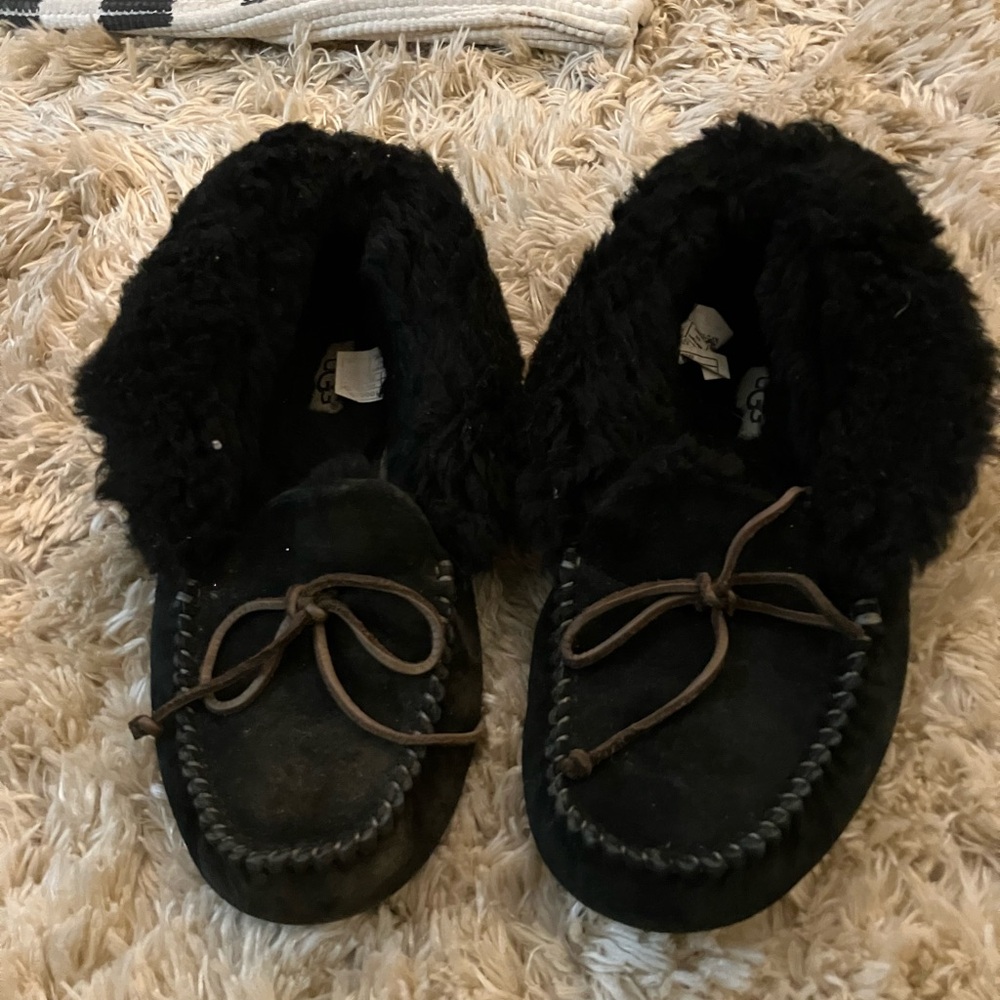 Cozy ugg moccasins